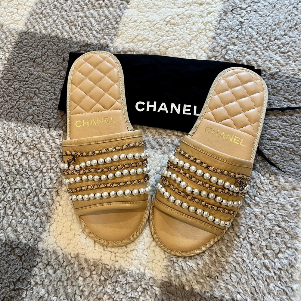 Chanel 20P Beige Pearl Chain Slipper CC Logo Slip On Mule Flats - Picture 4 of 10